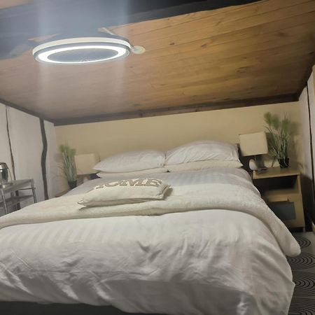 The Retreat Bed & Breakfast Montreal  ภายนอก รูปภาพ